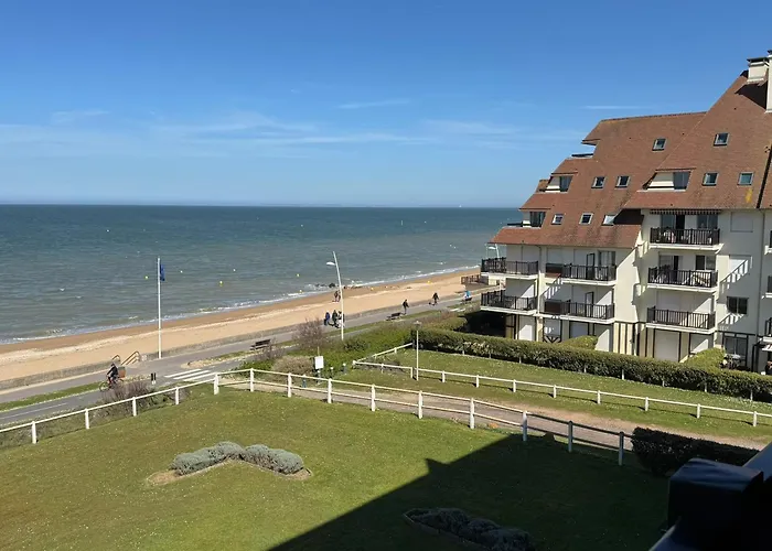 Apartment En Bord De Avec Balcon Et Vue Imprenable, Acces Direct - Fr-1-487-317