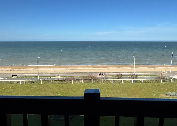 En Bord De Avec Balcon Et Vue Imprenable, Acces Direct - Fr-1-487-317 Apartment