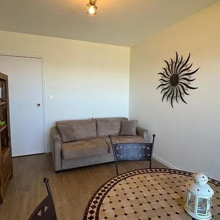 En Bord De Avec Balcon Et Vue Imprenable, Acces Direct - Fr-1-487-317