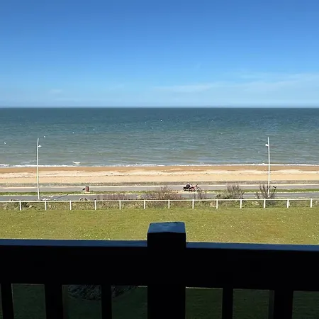 En Bord De Avec Balcon Et Vue Imprenable, Acces Direct Apartamento